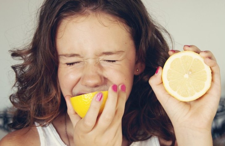 Какая норма витамина с в лимоне